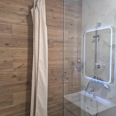 Liberty With Private Parking Appartamento