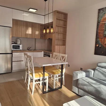 Liberty With Private Parking *